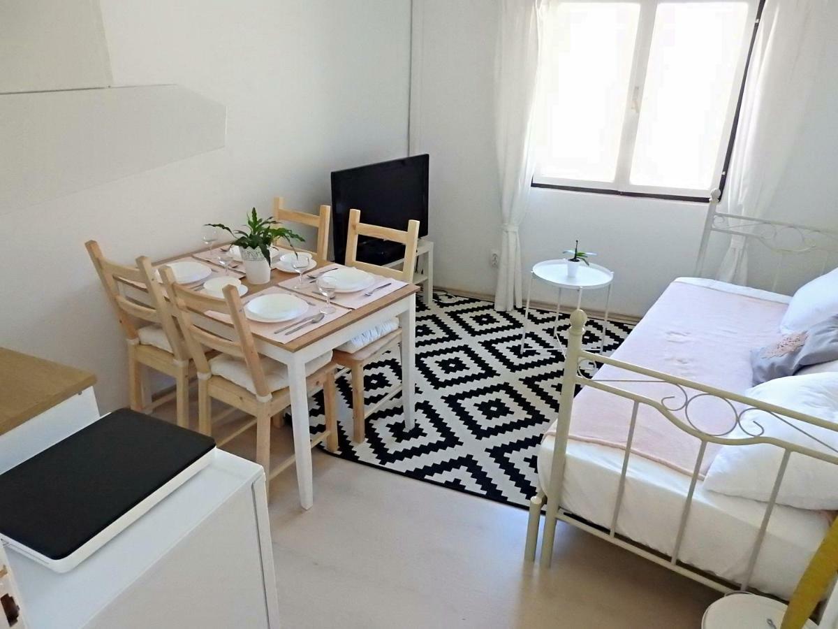 Apartment Antonela Слатине Экстерьер фото