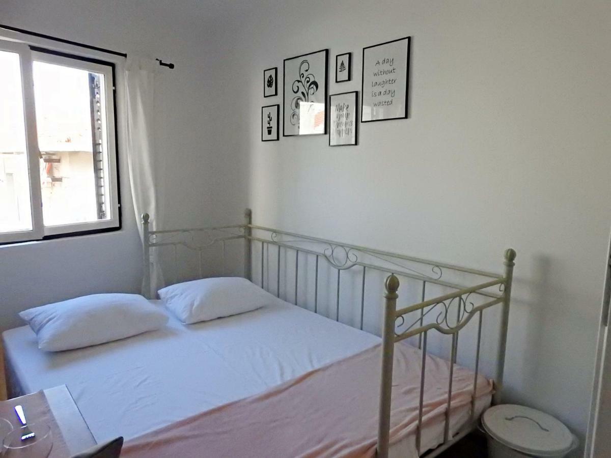 Apartment Antonela Слатине Экстерьер фото