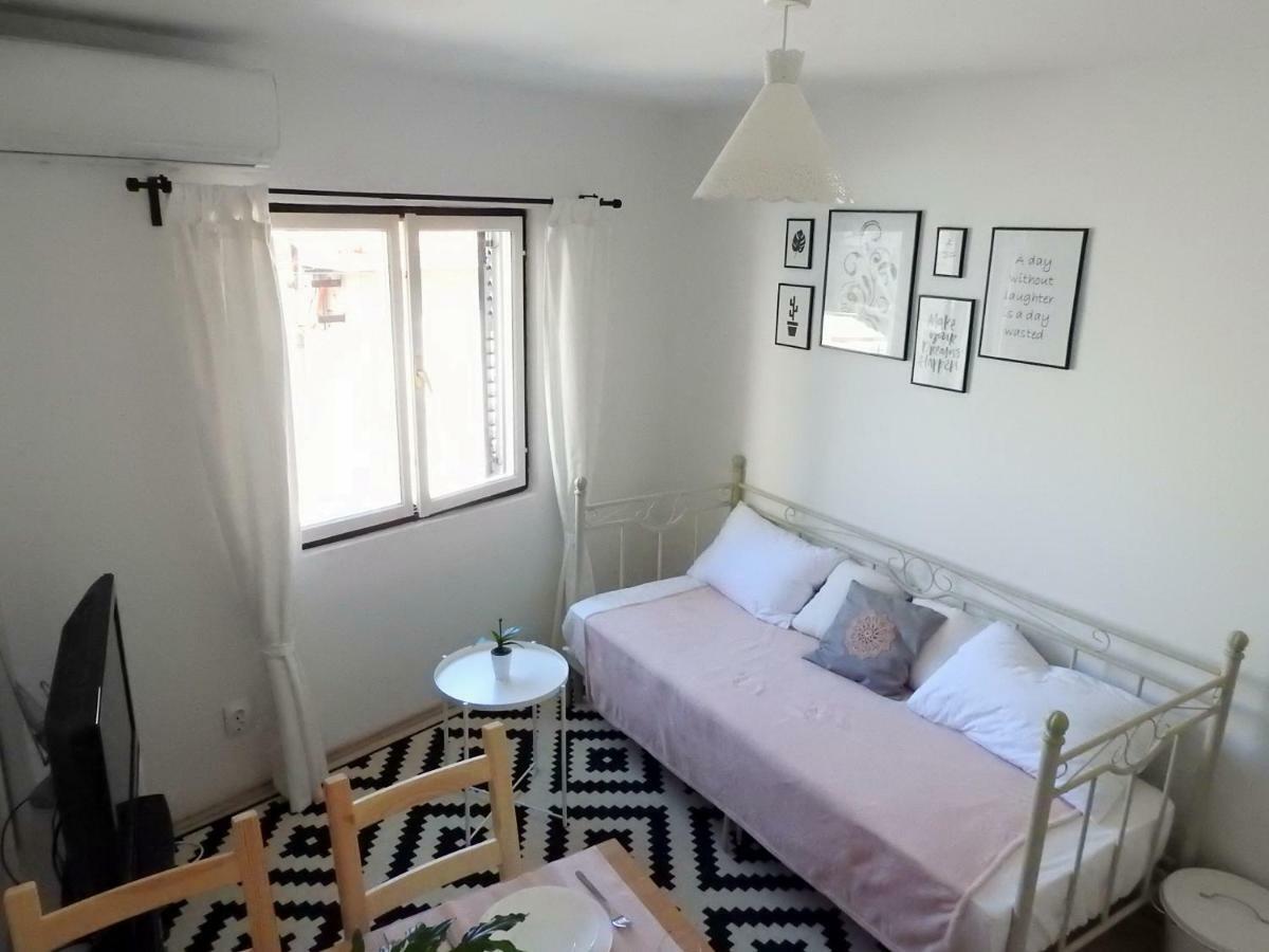 Apartment Antonela Слатине Экстерьер фото