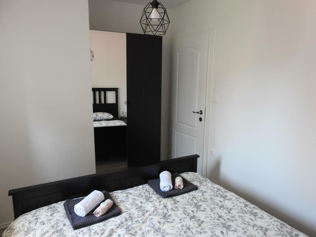 Apartment Antonela Слатине Экстерьер фото