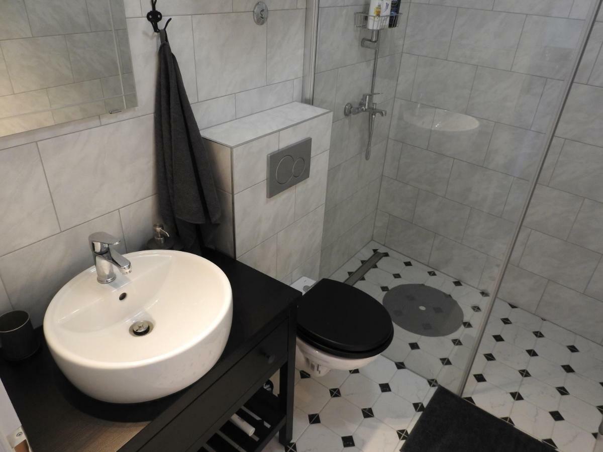 Apartment Antonela Слатине Экстерьер фото